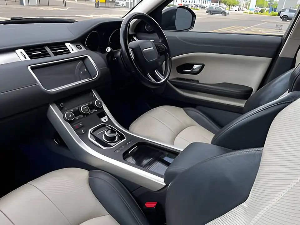 Used 2017 Land Rover Range Rover Evoque Se Tech Grey - Interior and Exterior details 14