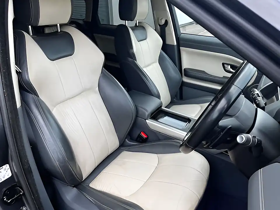 Used 2017 Land Rover Range Rover Evoque Se Tech Grey - Interior and Exterior details 8