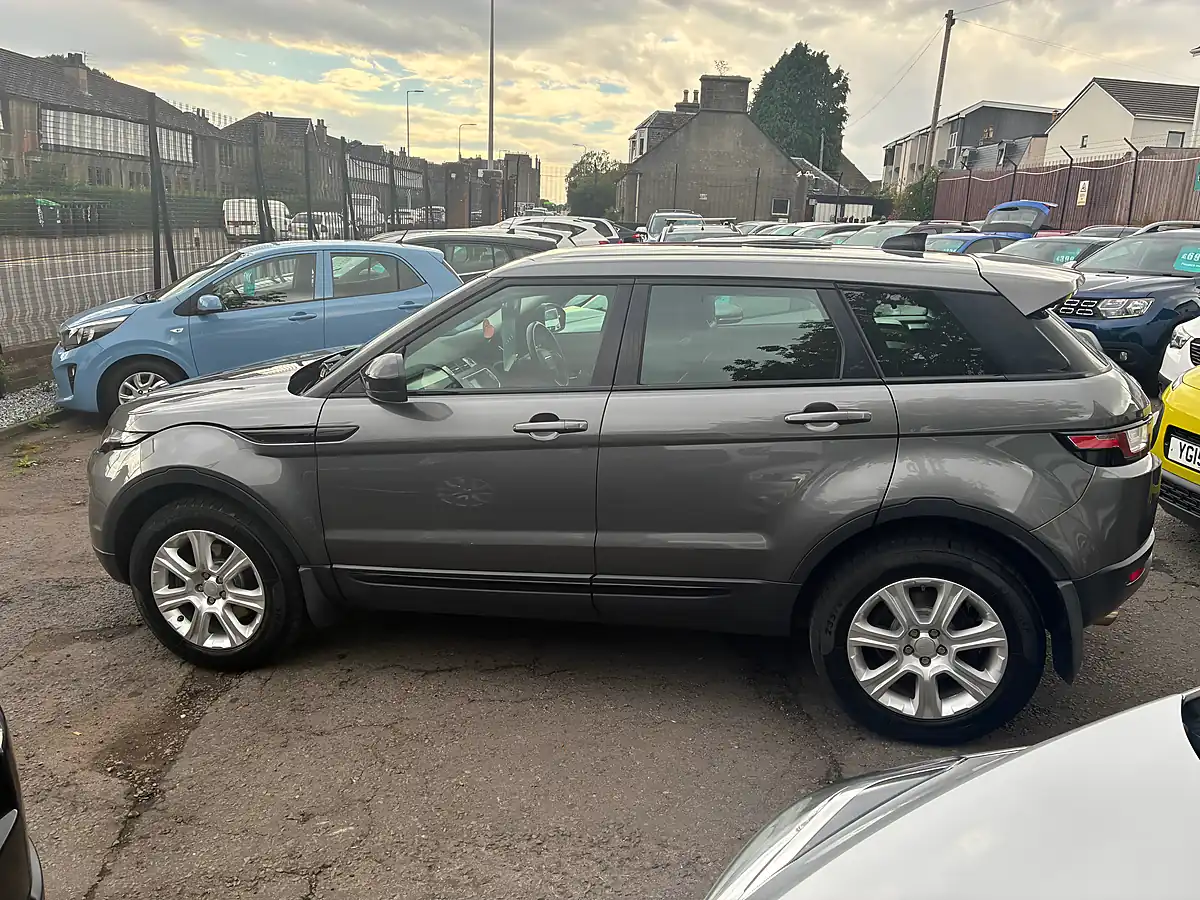Used 2017 Land Rover Range Rover Evoque Se Tech Grey - Interior and Exterior details 6