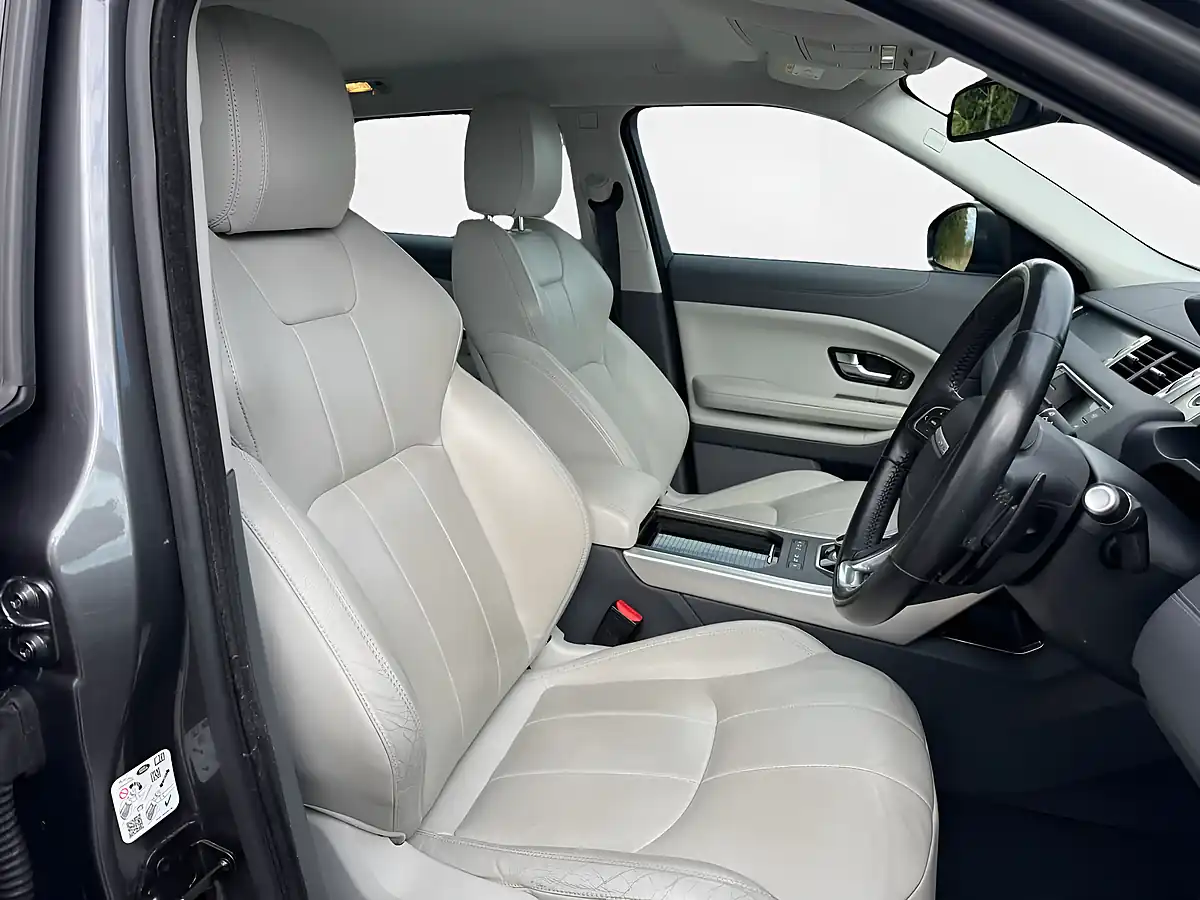 Used 2017 Land Rover Range Rover Evoque Se Tech Grey - Interior and Exterior details 10