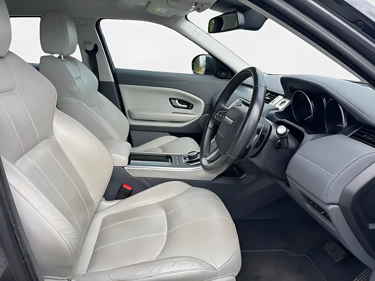 Used 2017 Land Rover Range Rover Evoque Se Tech Grey - Interior and Exterior details 7