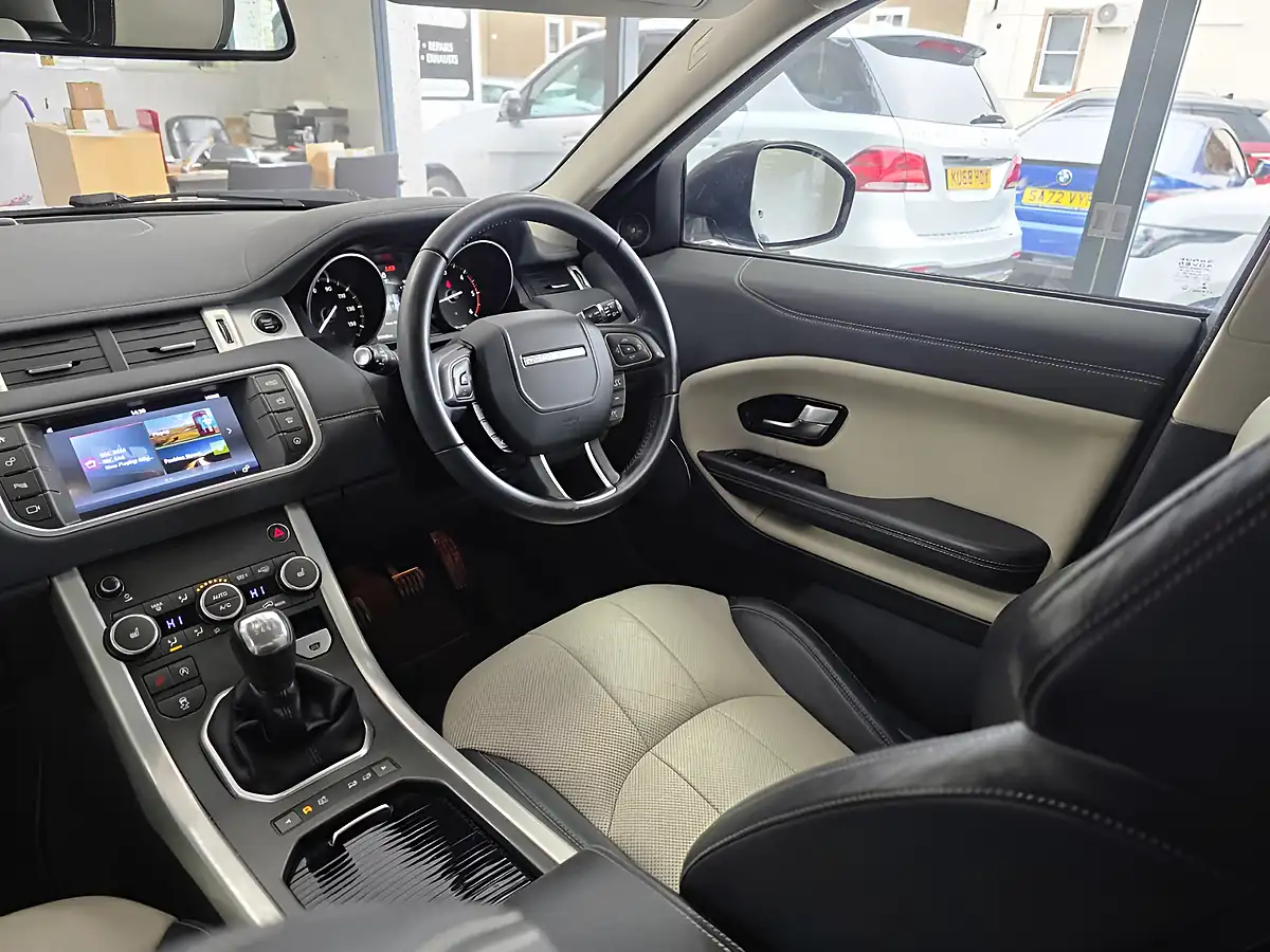 Used 2017 Land Rover Range Rover Evoque Se Tech Loire Blue Metallic - Interior and Exterior details 5