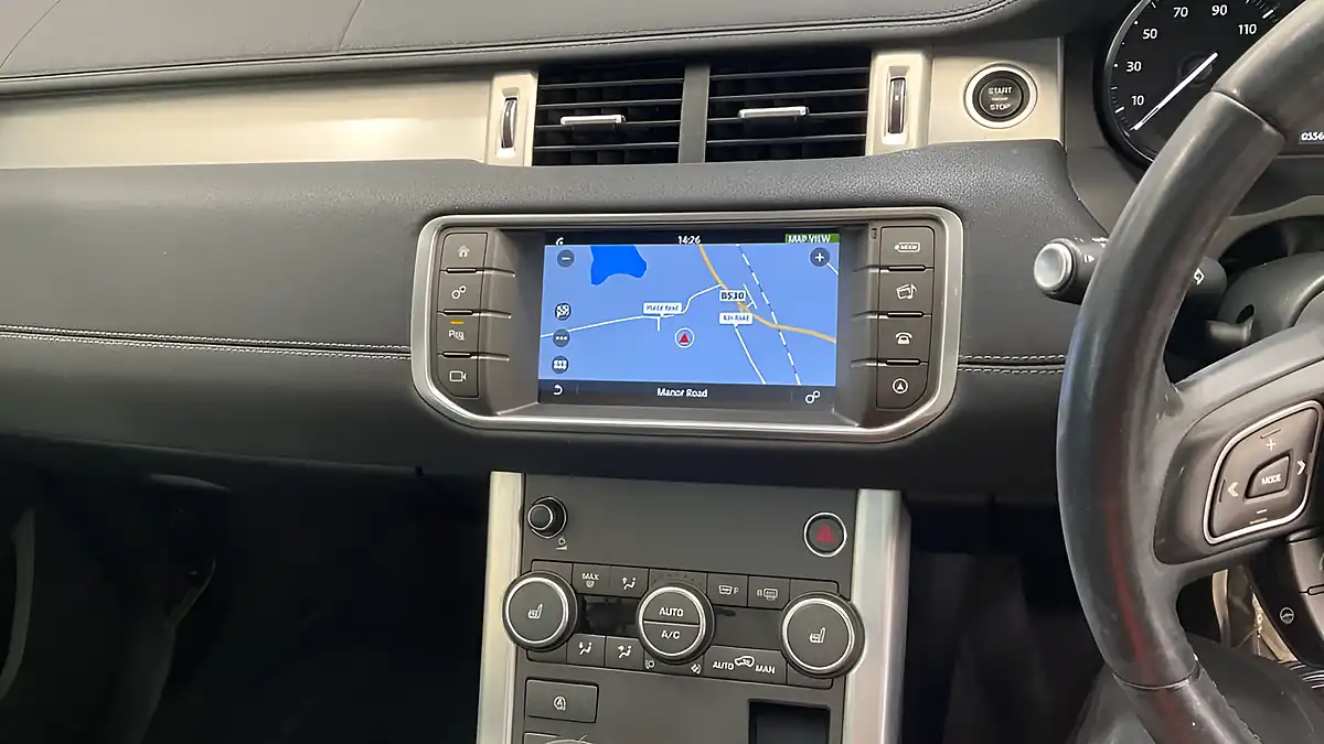 Used 2017 Land Rover Range Rover Evoque Se Tech Pure White - Interior and Exterior details 9