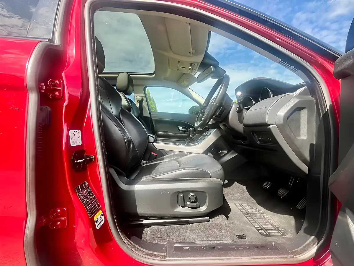 Used 2017 Land Rover Range Rover Evoque Se Tech Red - Interior and Exterior details 12