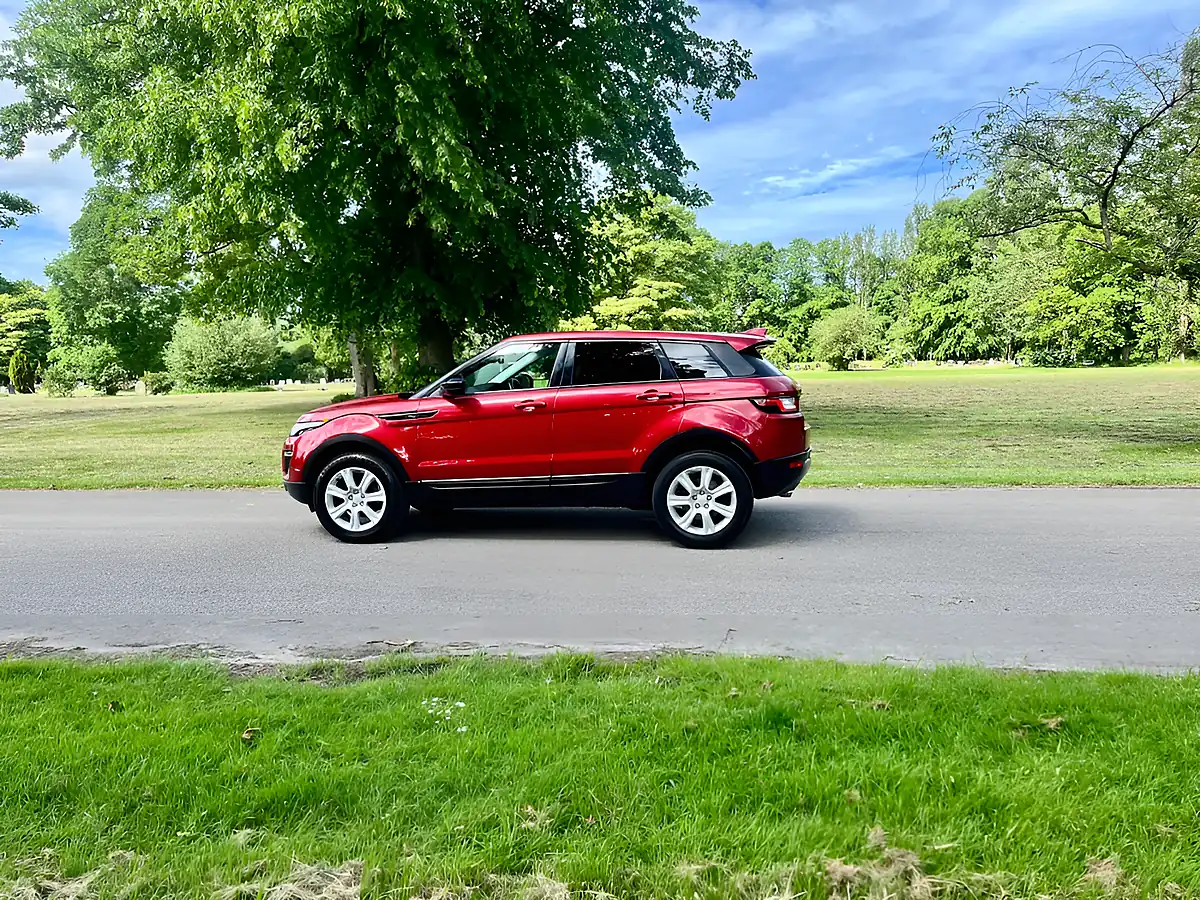 Used 2017 Land Rover Range Rover Evoque Se Tech Red - Interior and Exterior details 9