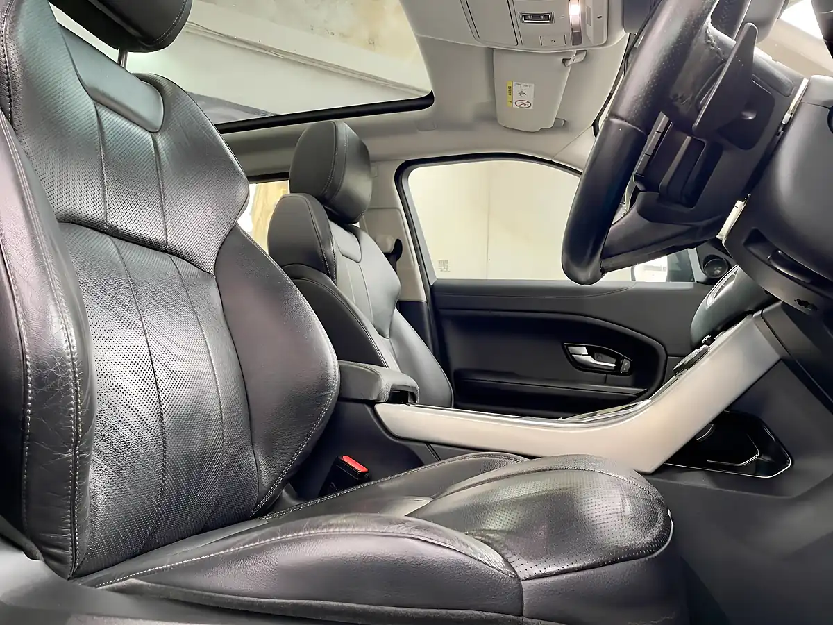 Used 2017 Land Rover Range Rover Evoque Se Tech Red - Interior and Exterior details 7
