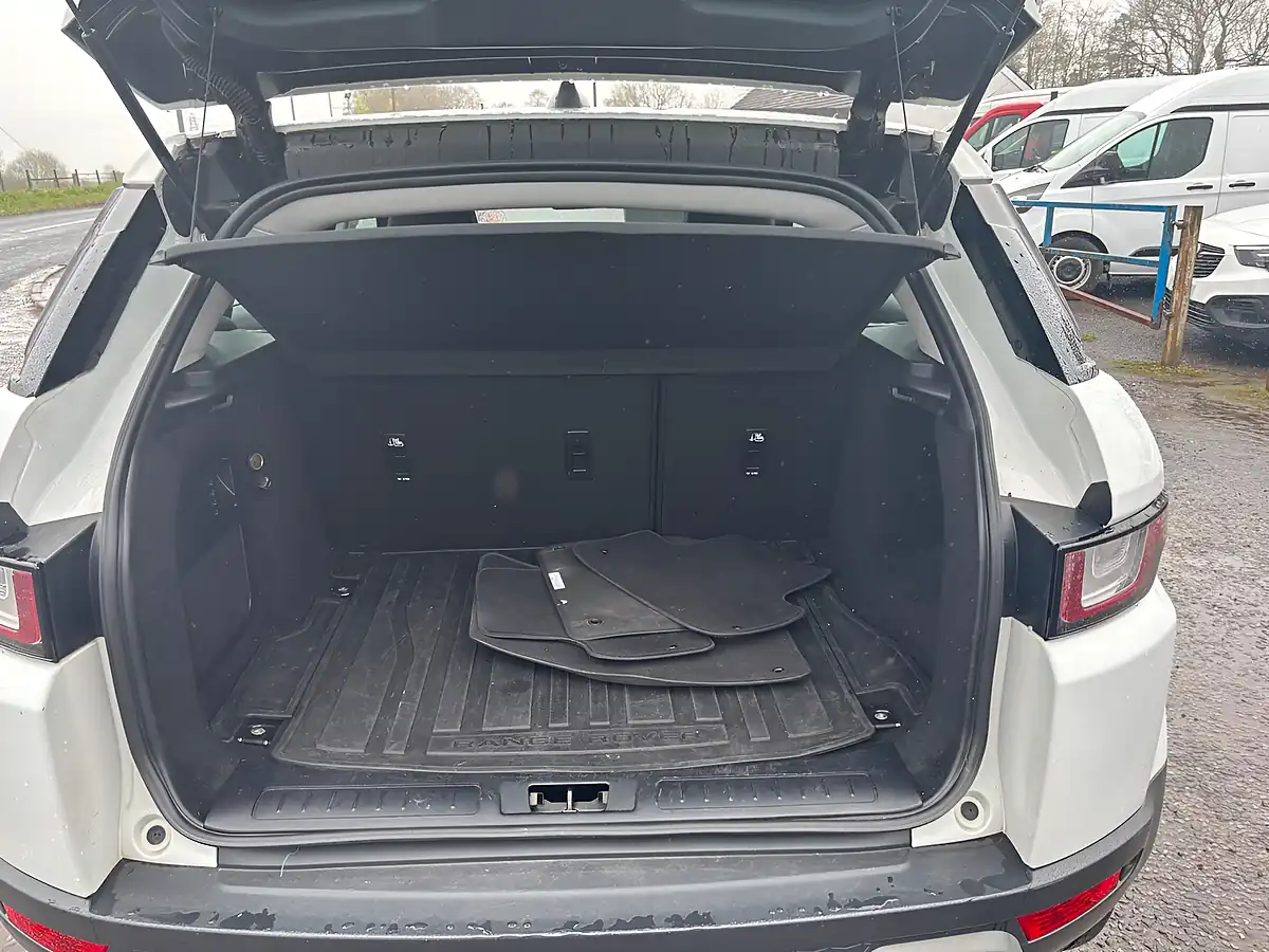 Used 2017 Land Rover Range Rover Evoque Se Tech White - Interior and Exterior details 10