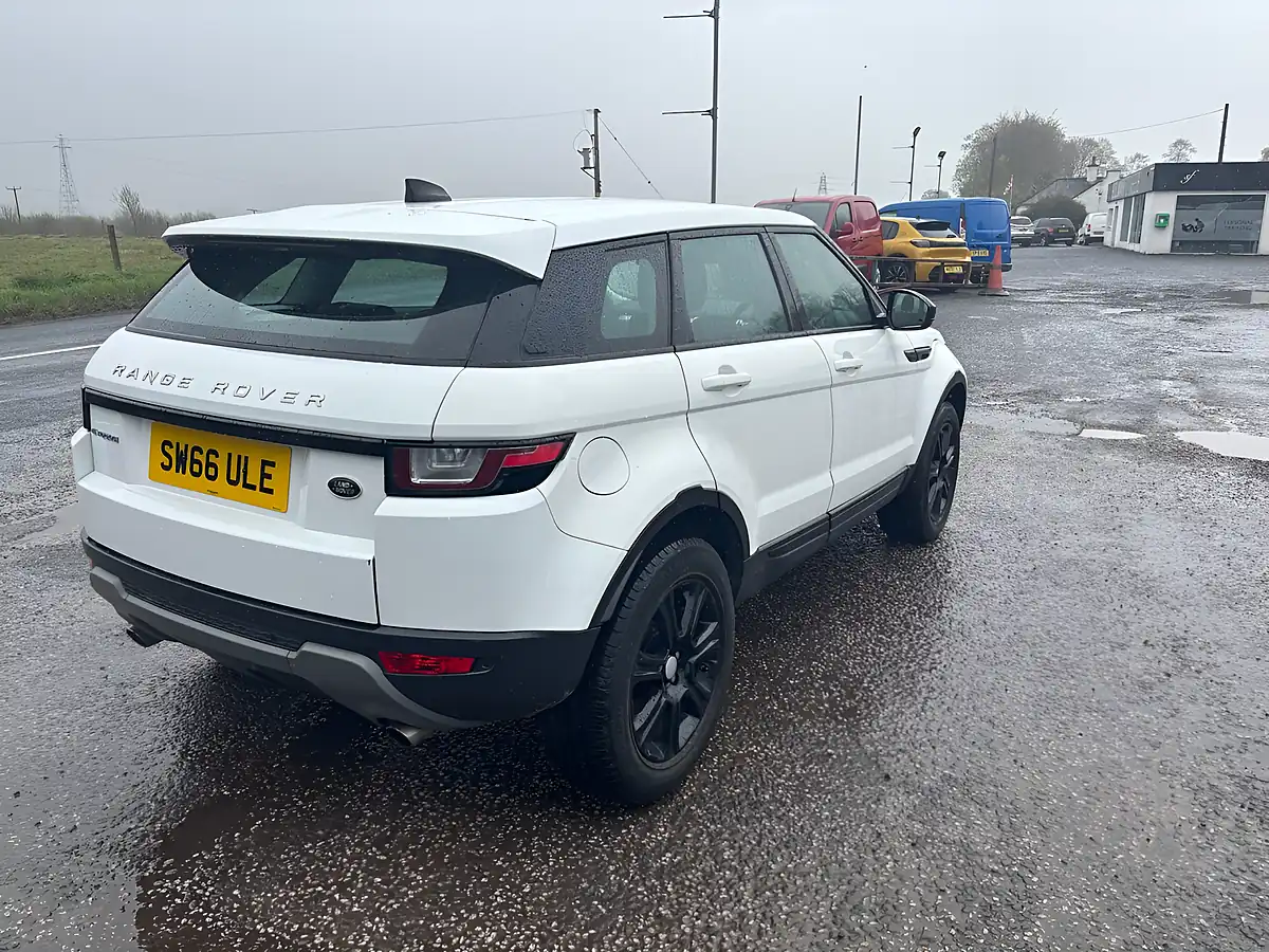 Used 2017 Land Rover Range Rover Evoque Se Tech White - Interior and Exterior details 4