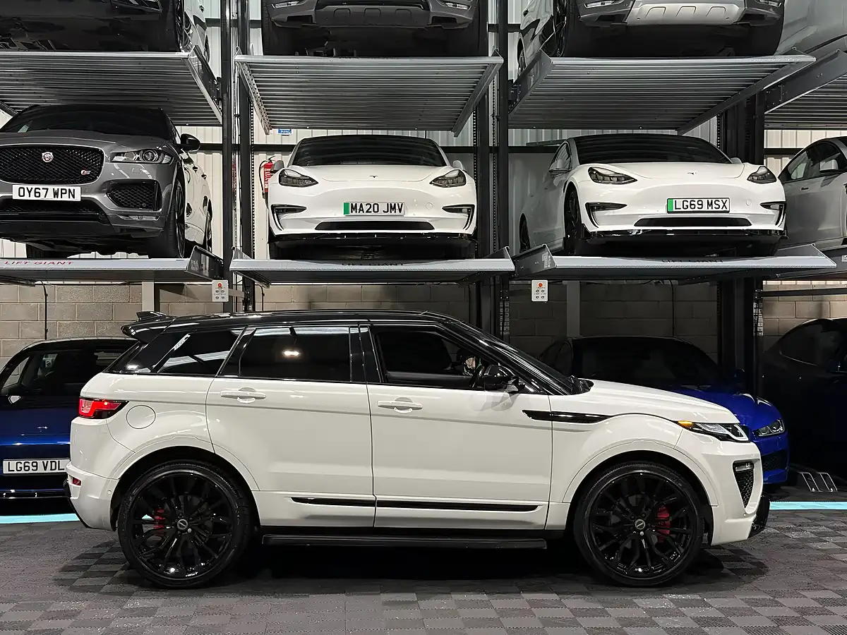 Used 2017 Land Rover Range Rover Evoque Se Tech White - Interior and Exterior details 10