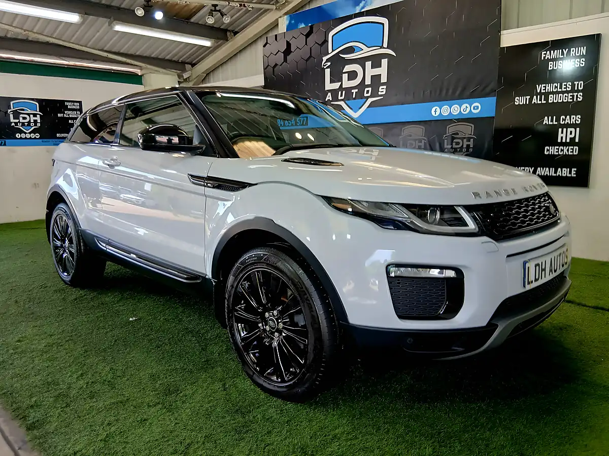 Used 2017 Land Rover Range Rover Evoque Se Tech White - Front View