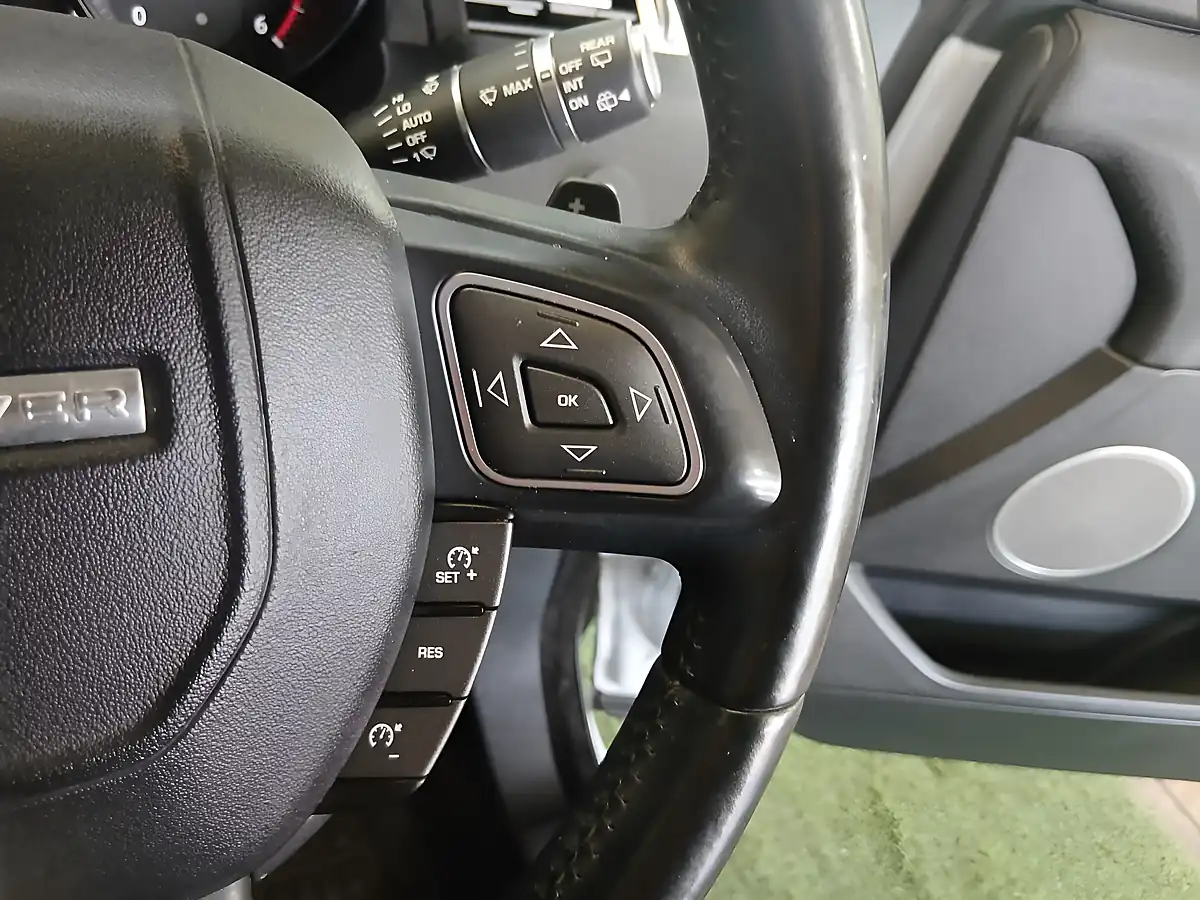 Used 2017 Land Rover Range Rover Evoque Se Tech White - Interior and Exterior details 13