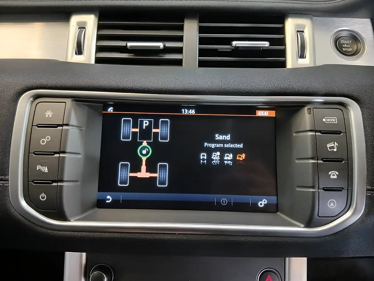Used 2017 Land Rover Range Rover Evoque Se Tech White - Interior and Exterior details 15