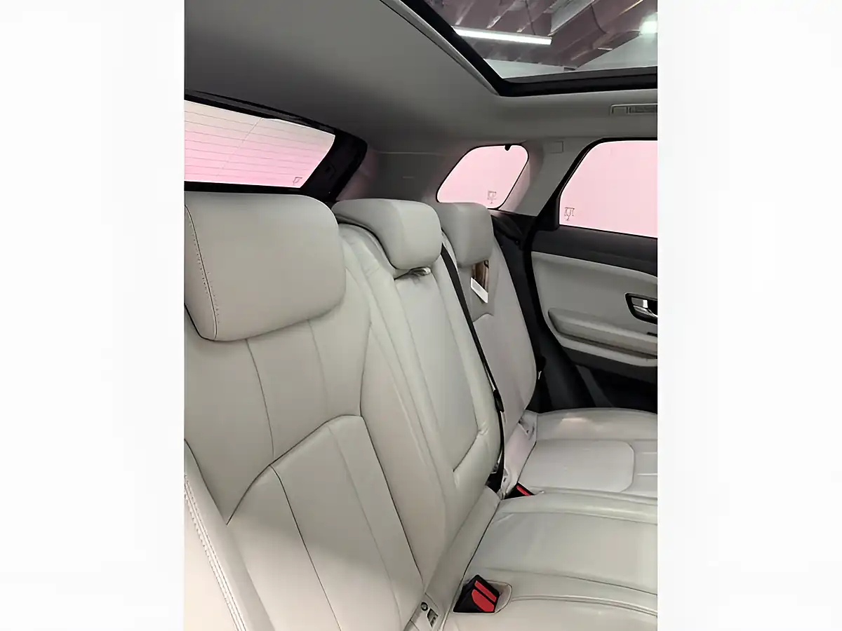 Used 2017 Land Rover Range Rover Evoque Se Tech White - Interior and Exterior details 12