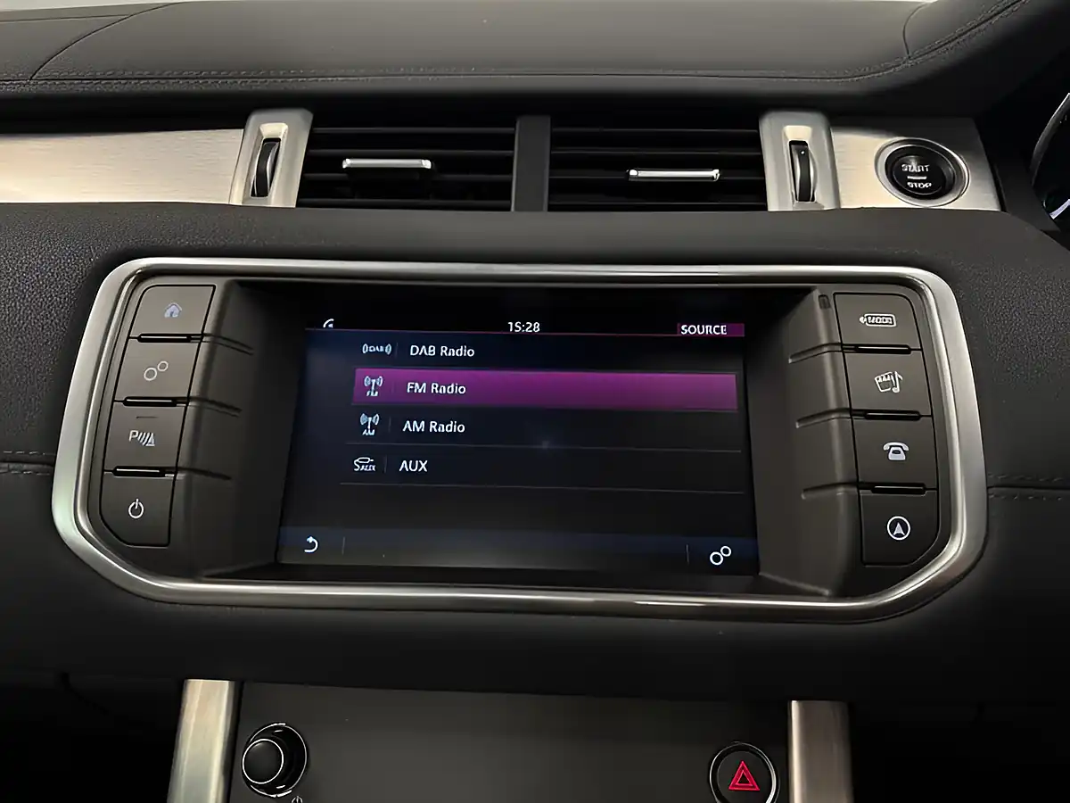 Used 2017 Land Rover Range Rover Evoque Se Tech White - Interior and Exterior details 17