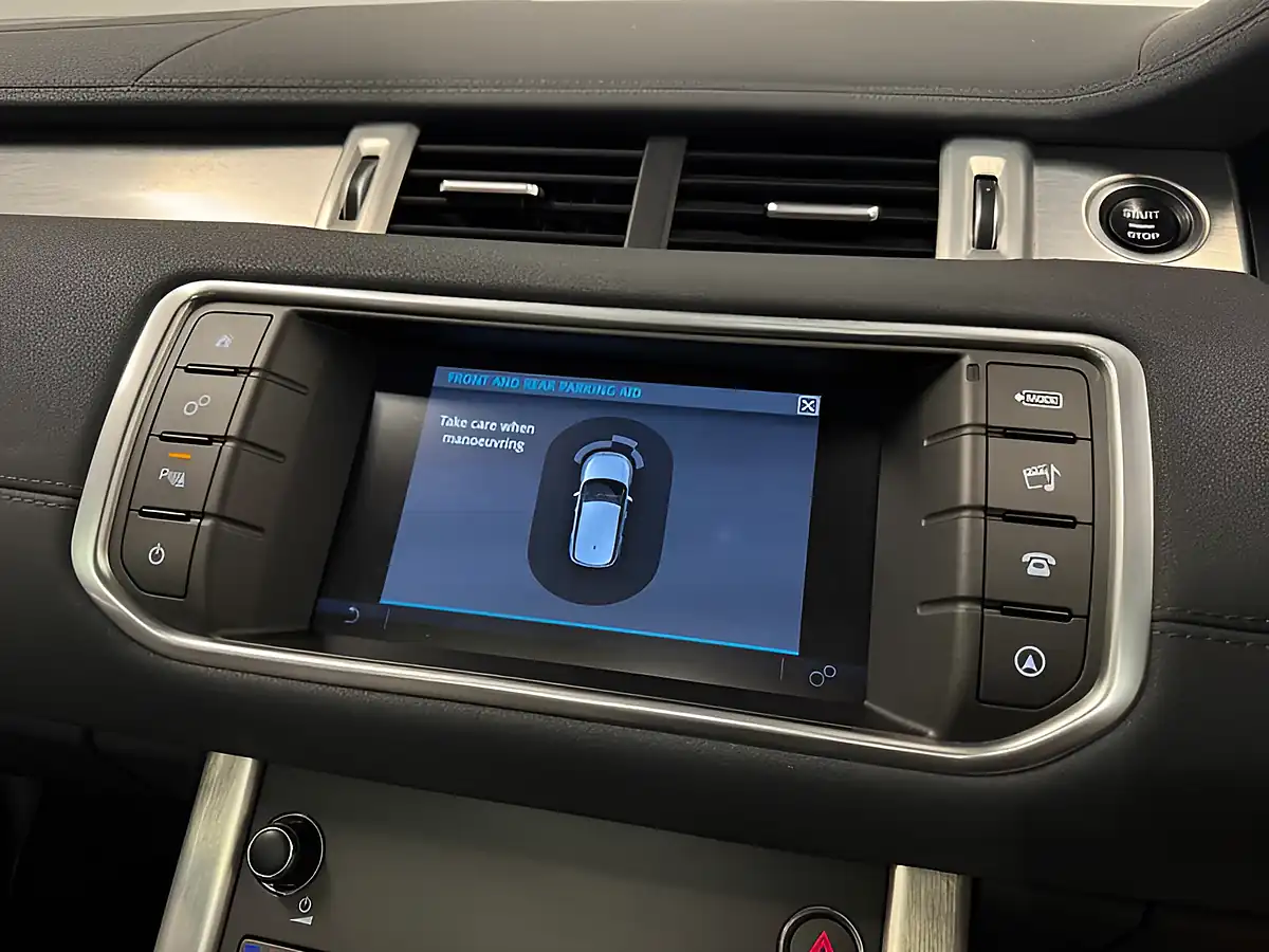 Used 2017 Land Rover Range Rover Evoque Se Tech White - Interior and Exterior details 18