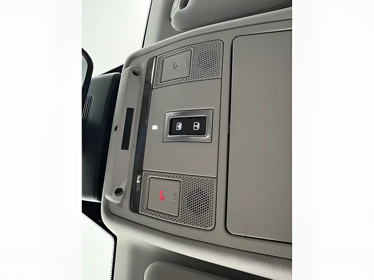 Used 2017 Land Rover Range Rover Evoque Se Tech White - Interior and Exterior details 20