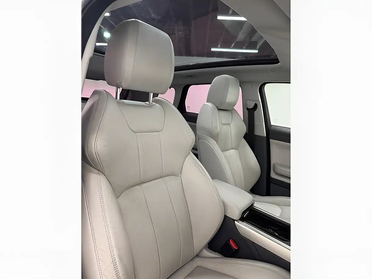 Used 2017 Land Rover Range Rover Evoque Se Tech White - Interior and Exterior details 9