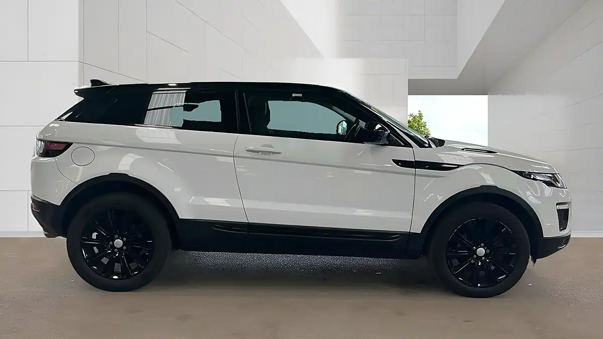 Used 2017 Land Rover Range Rover Evoque Se Tech White - Interior and Exterior details 3