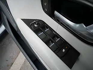 Used 2017 Land Rover Range Rover Evoque Se White - Interior and Exterior details 12