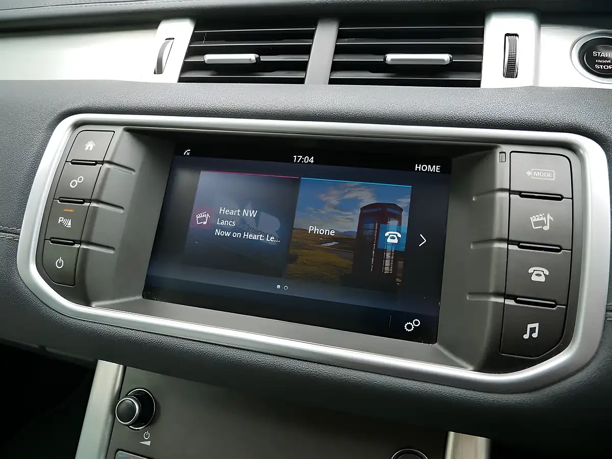 Used 2017 Land Rover Range Rover Evoque Se White - Interior and Exterior details 14