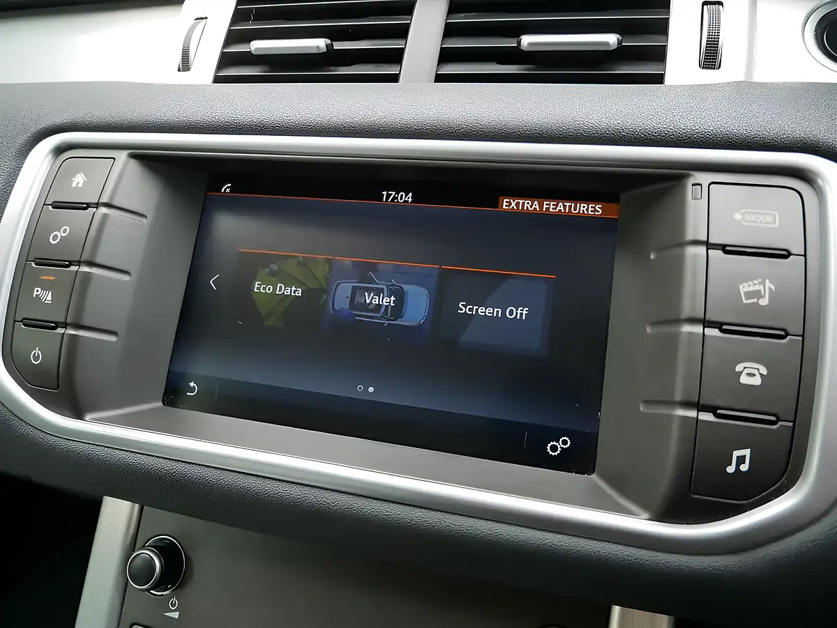 Used 2017 Land Rover Range Rover Evoque Se White - Interior and Exterior details 17