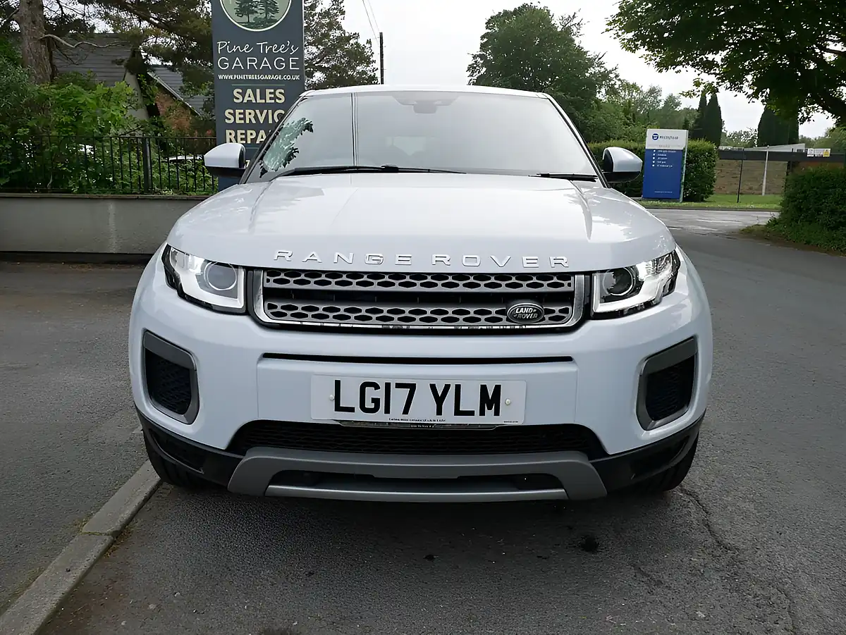 Used 2017 Land Rover Range Rover Evoque Se White - Interior and Exterior details 5