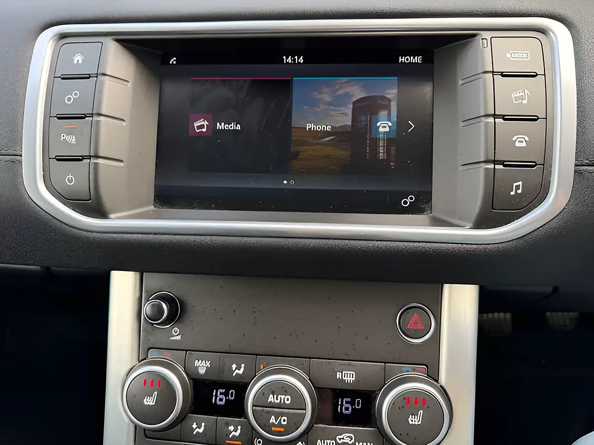 Used 2017 Land Rover Range Rover Evoque Se White - Interior and Exterior details 10