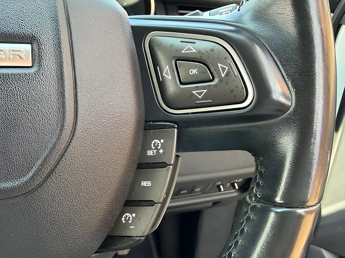 Used 2017 Land Rover Range Rover Evoque Se White - Interior and Exterior details 15