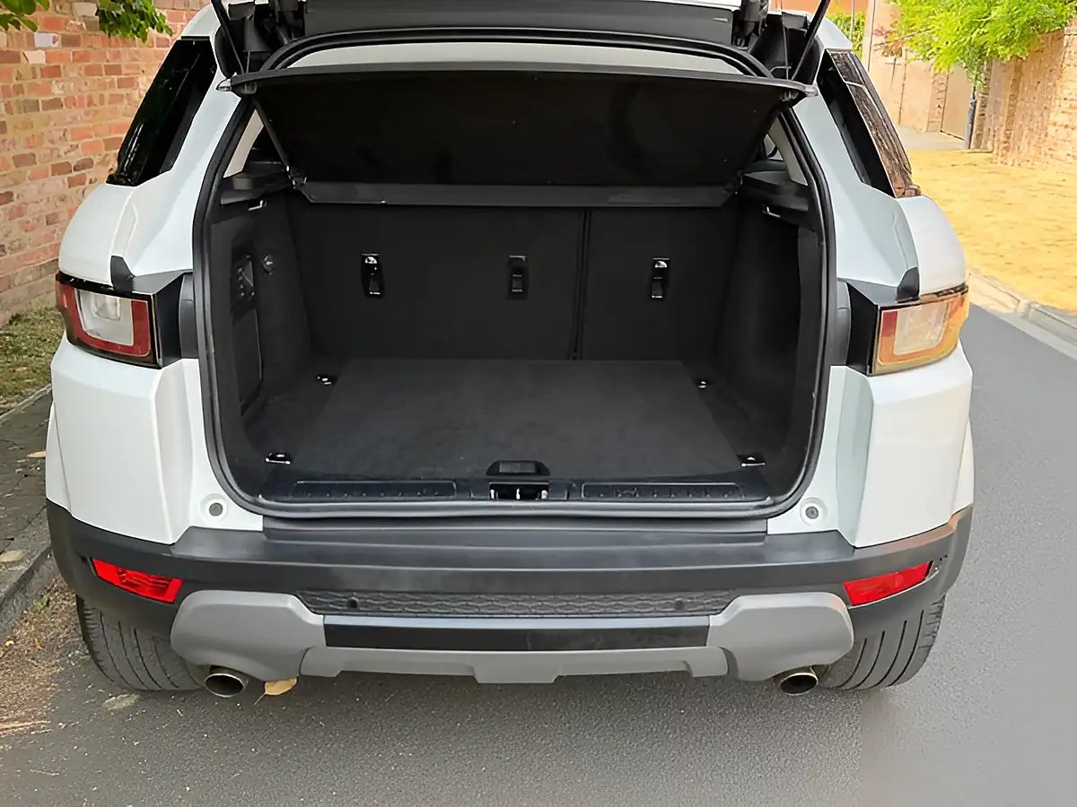Used 2017 Land Rover Range Rover Evoque Se White - Interior and Exterior details 17