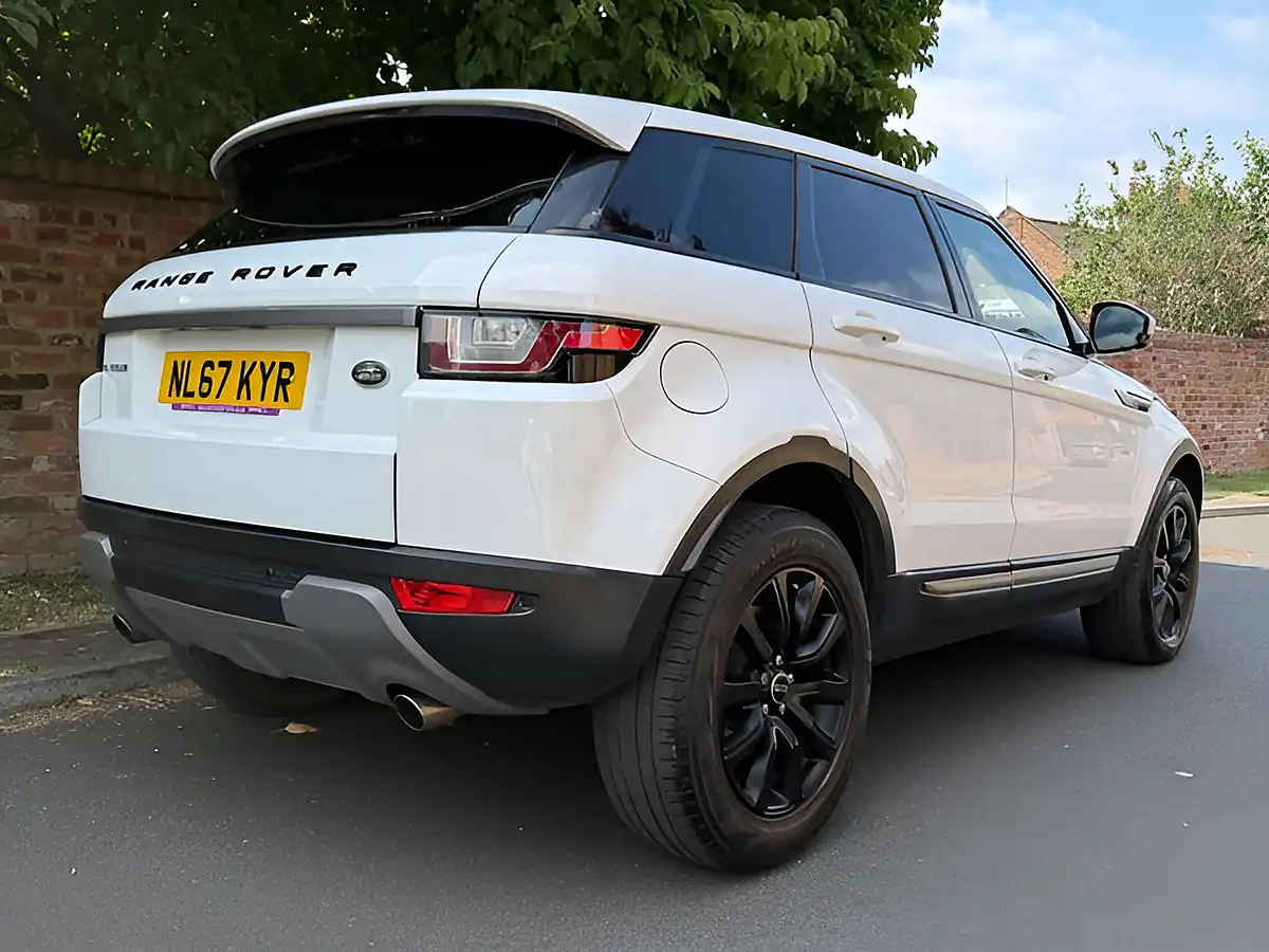 Used 2017 Land Rover Range Rover Evoque Se White - Interior and Exterior details 4