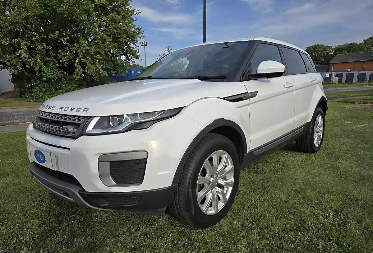 Used 2017 Land Rover Range Rover Evoque Se White - Interior and Exterior details 18