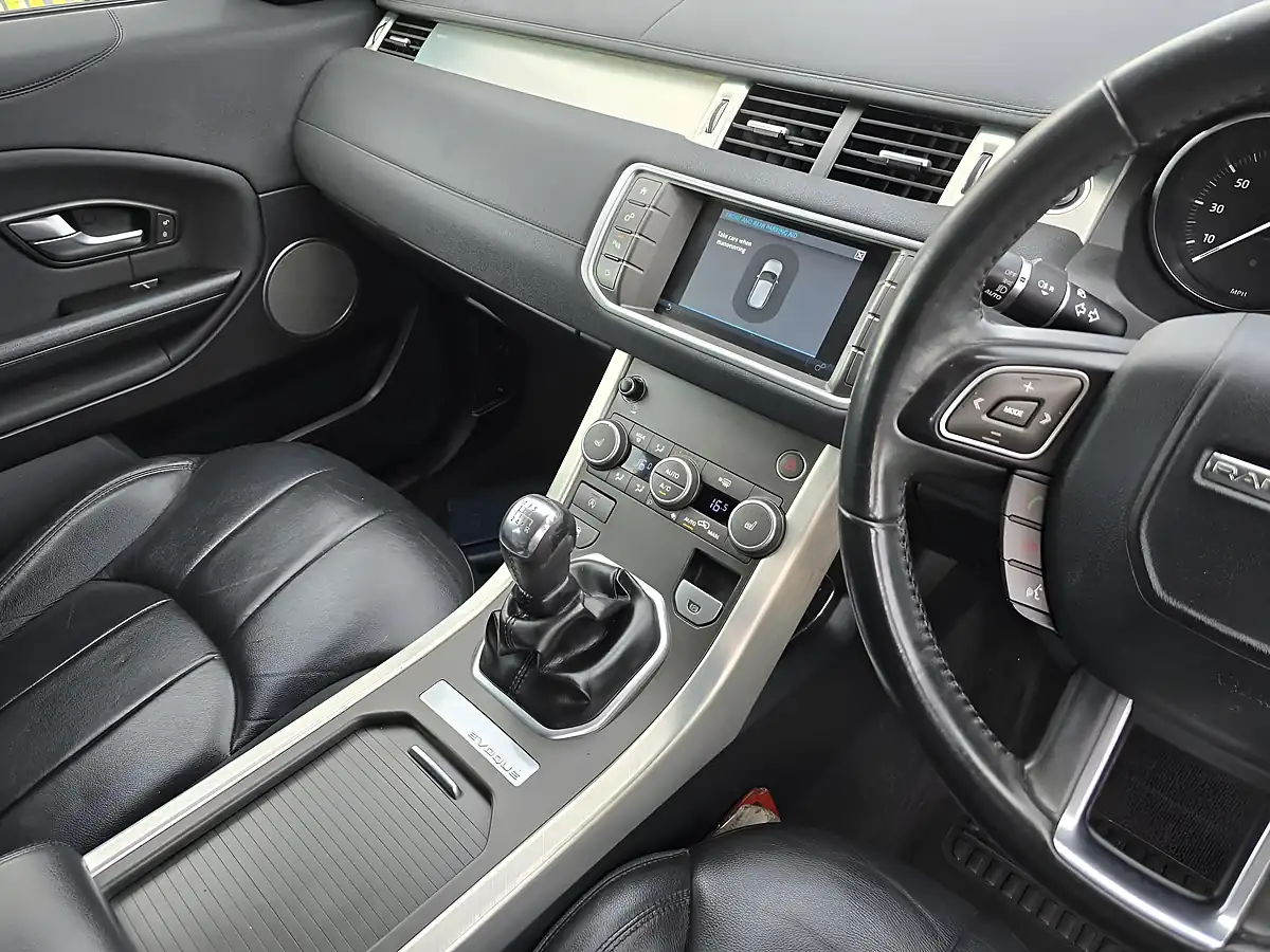 Used 2017 Land Rover Range Rover Evoque Se White - Interior and Exterior details 5