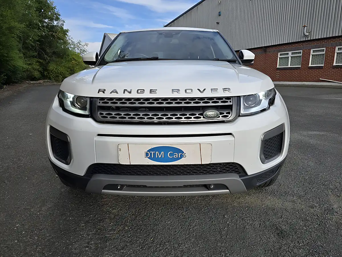 Used 2017 Land Rover Range Rover Evoque Se White - Interior and Exterior details 8