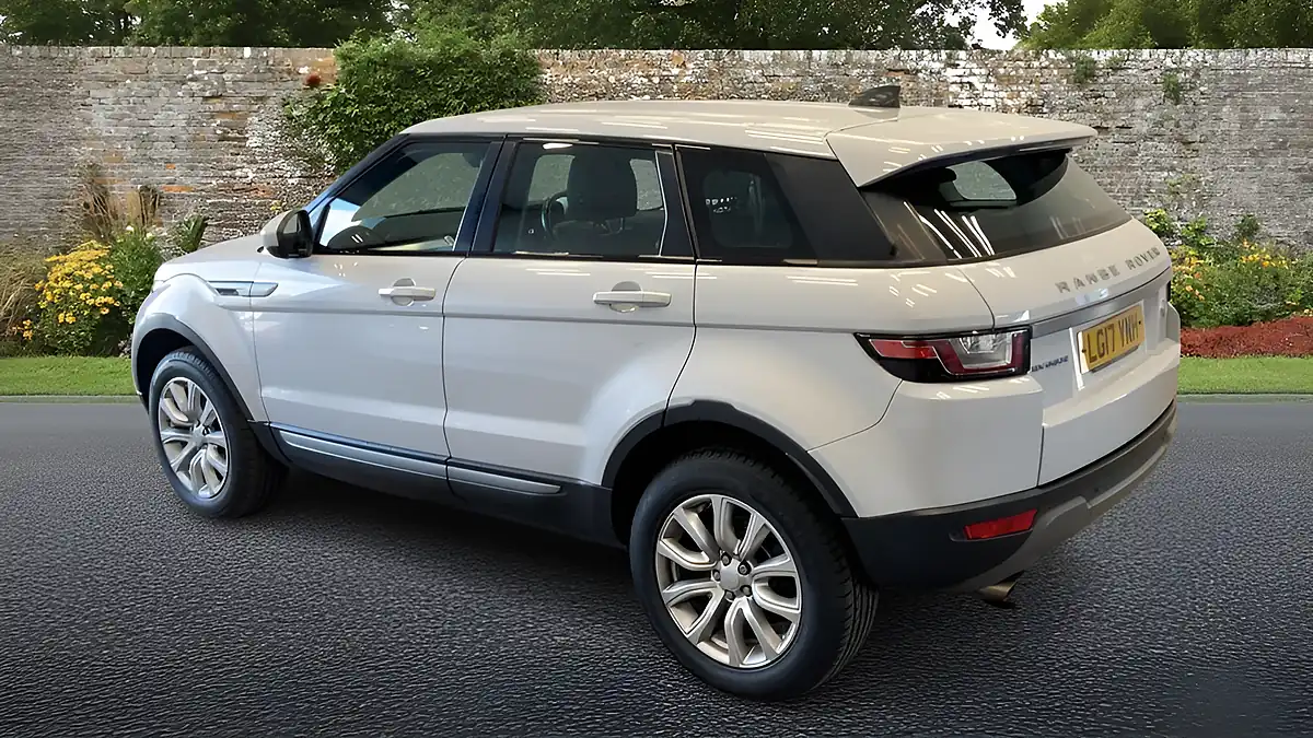 Used 2017 Land Rover Range Rover Evoque Se White - Interior and Exterior details 5