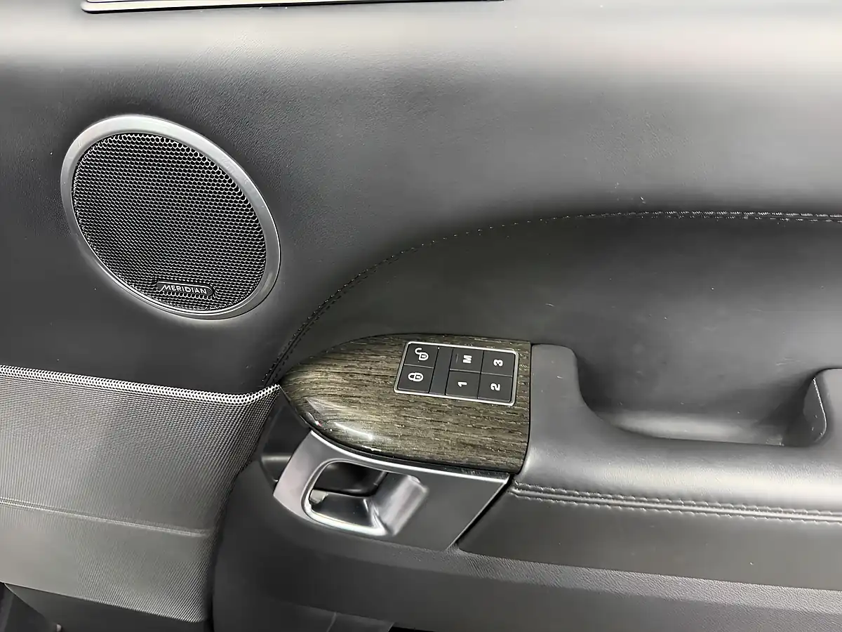 Used 2017 Land Rover Range Rover Sport Autobiography Dynamic Grey - Interior and Exterior details 12