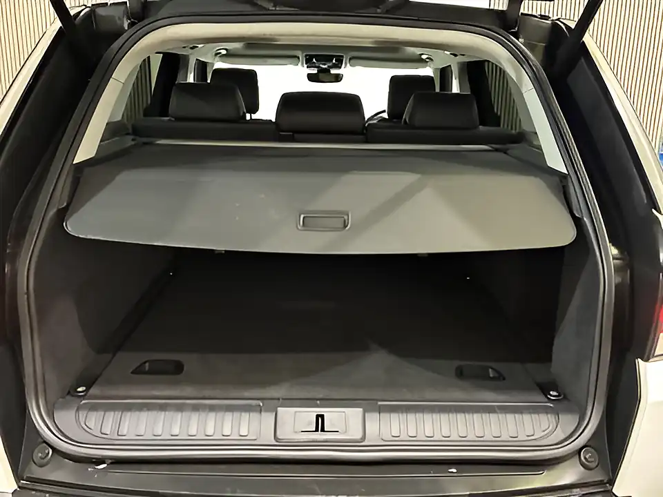 Used 2017 Land Rover Range Rover Sport Autobiography Dynamic White - Interior and Exterior details 16