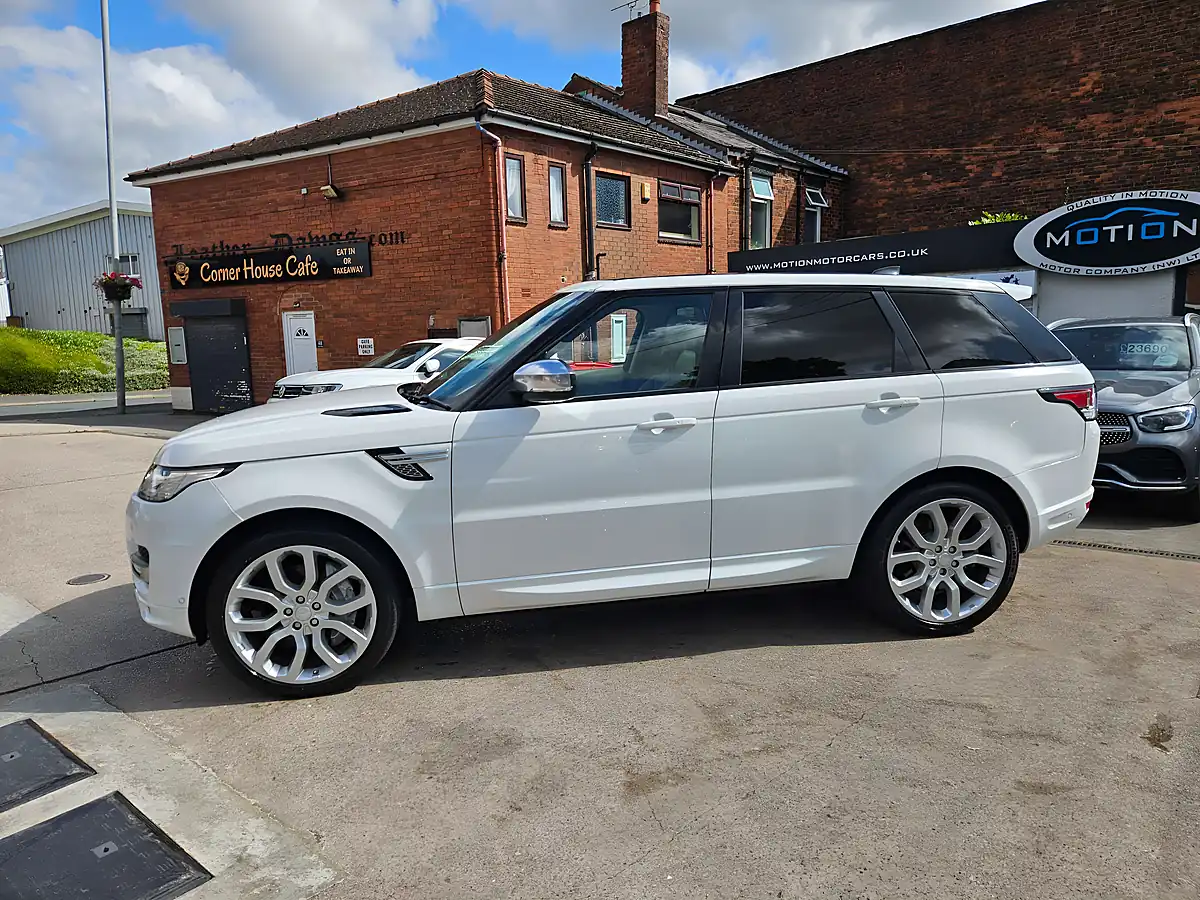 Used 2017 Land Rover Range Rover Sport Autobiography Dynamic White - Interior and Exterior details 10