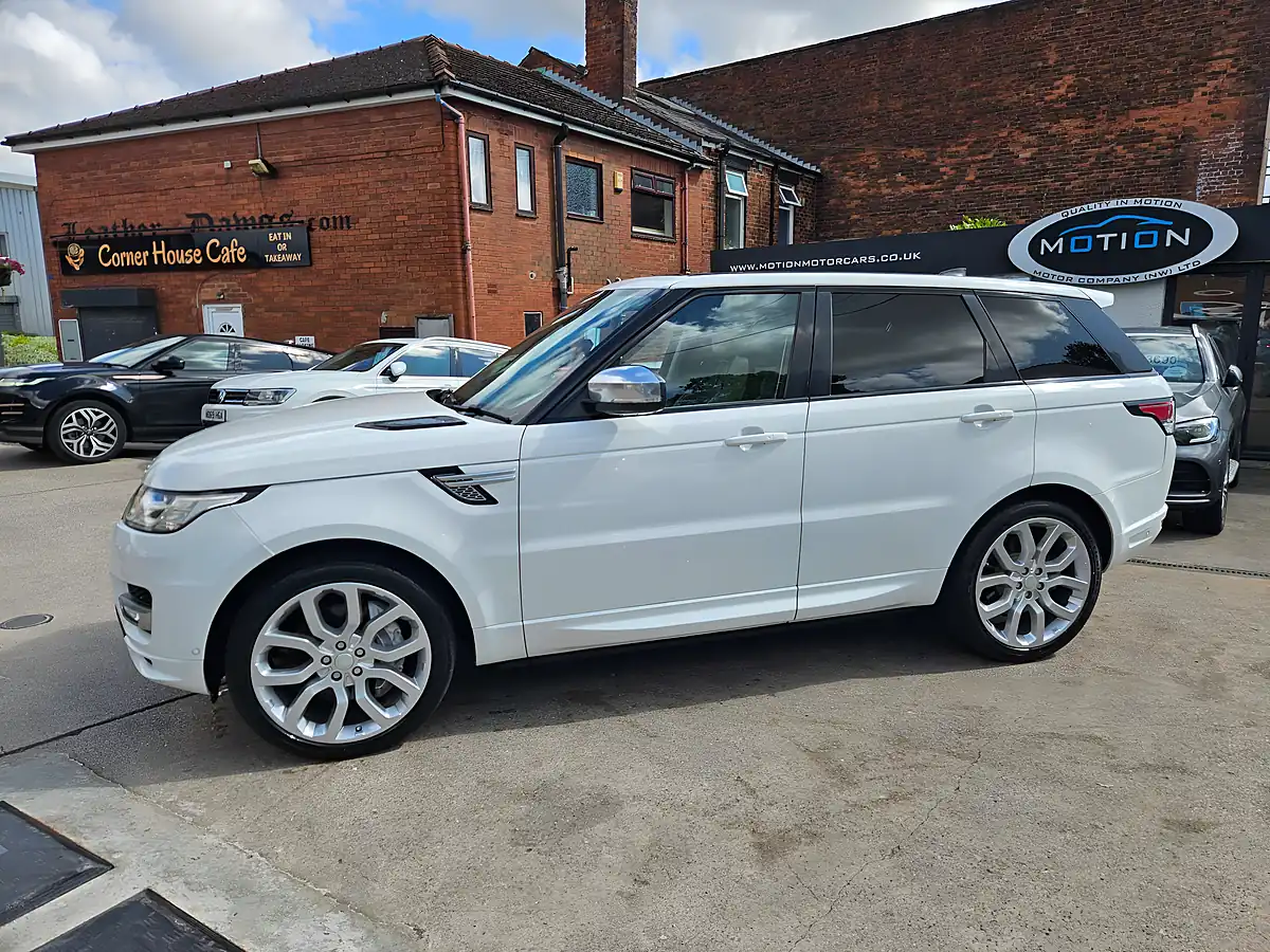 Used 2017 Land Rover Range Rover Sport Autobiography Dynamic White - Interior and Exterior details 3