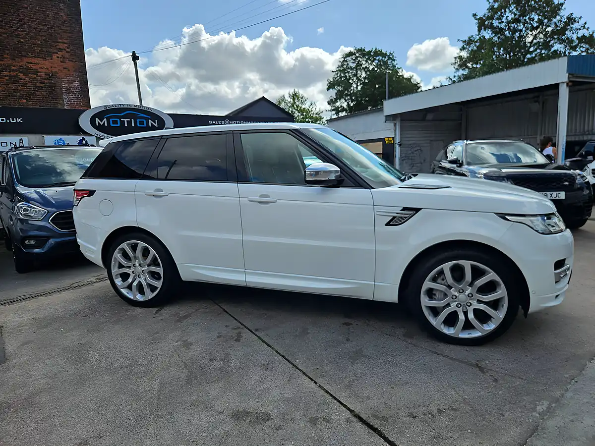 Used 2017 Land Rover Range Rover Sport Autobiography Dynamic White - Interior and Exterior details 5