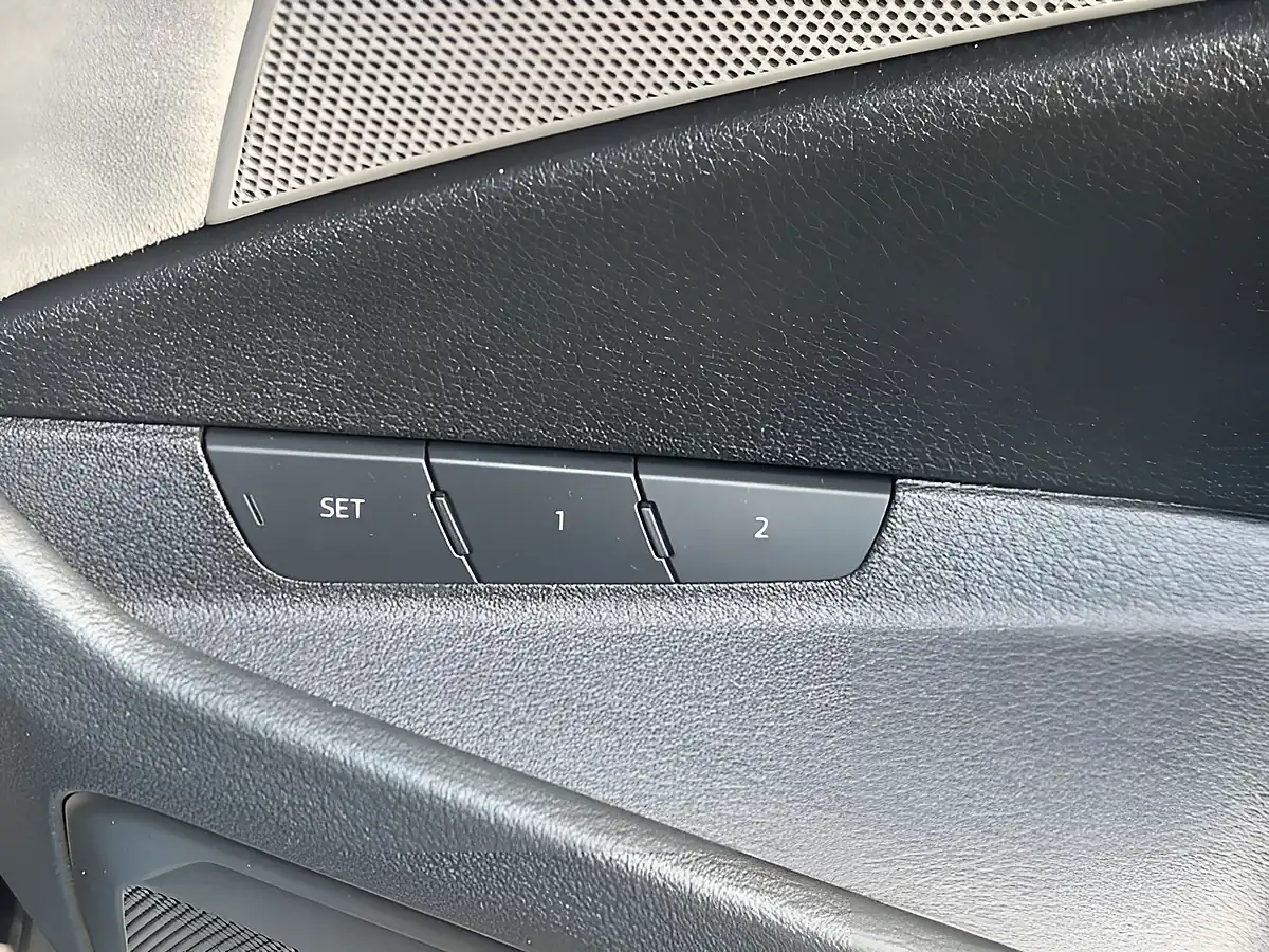 Used 2017 Land Rover Range Rover Sport Hse Dynamic Carpathian Grey - Interior and Exterior details 16