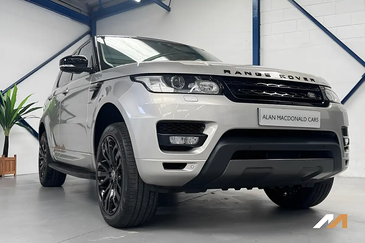 Used 2017 Land Rover Range Rover Sport Hse Dynamic Gold - Interior and Exterior details 7