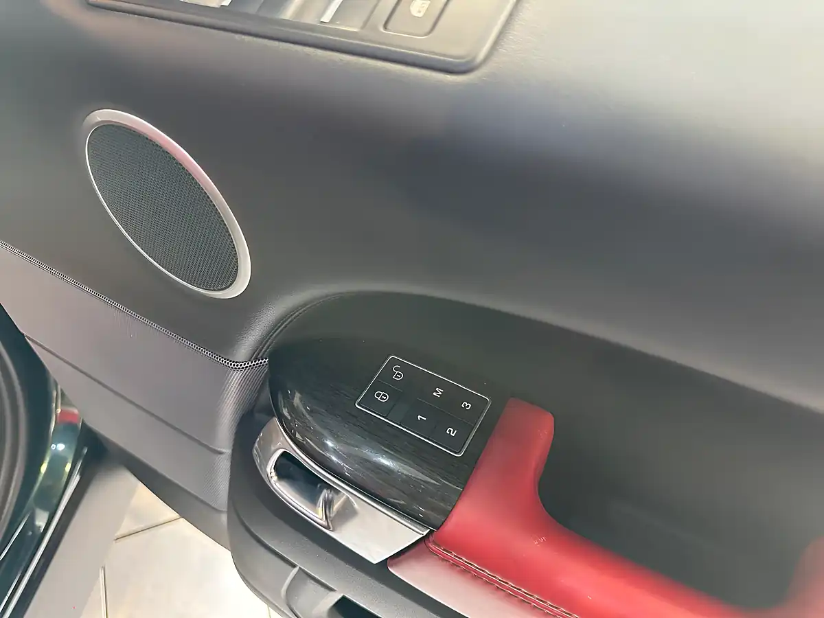 Used 2017 Land Rover Range Rover Sport Hse Dynamic Green - Interior and Exterior details 16