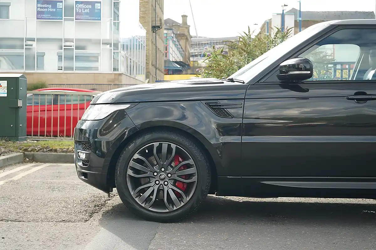 Used 2017 Land Rover Range Rover Sport Hse Dynamic Santorini Metallic - Interior and Exterior details 9