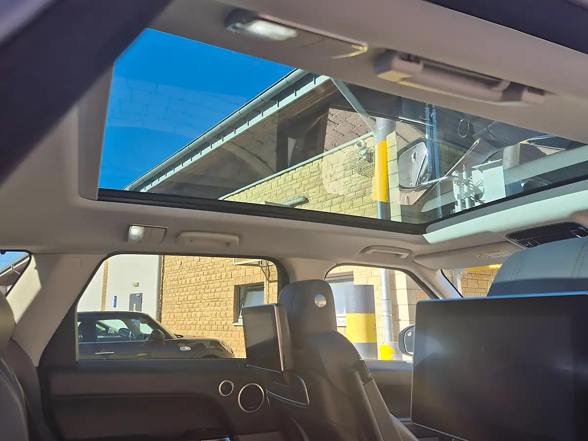 Used 2017 Land Rover Range Rover Sport Hse Dynamic White - Interior and Exterior details 14