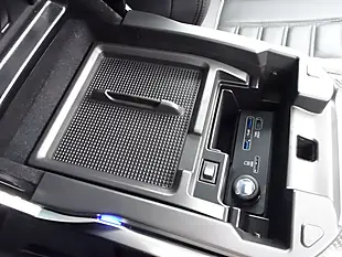 Used 2017 Land Rover Range Rover Sport Svr Blue - Interior and Exterior details 16
