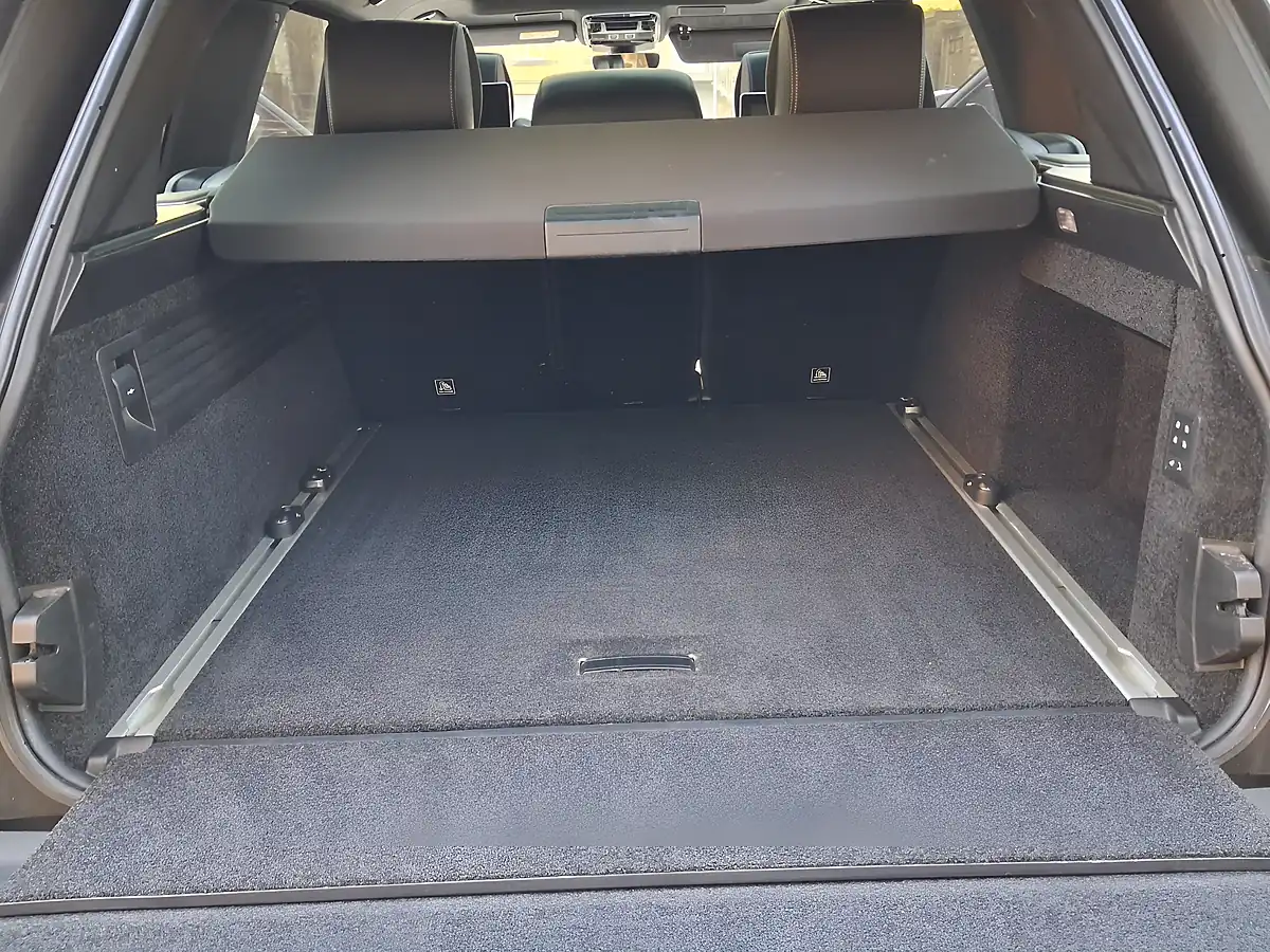 Used 2017 Land Rover Range Rover Sv Autobiography Dynamic Corris Grey - Interior and Exterior details 17