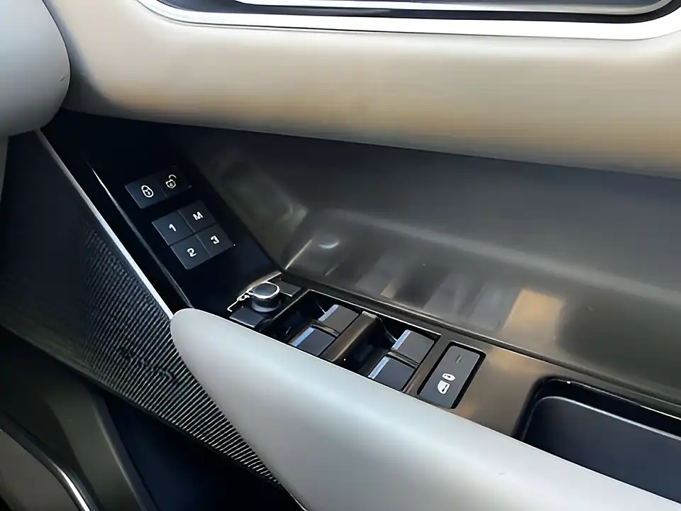 Used 2017 Land Rover Range Rover Velar Hse Grey - Interior and Exterior details 20