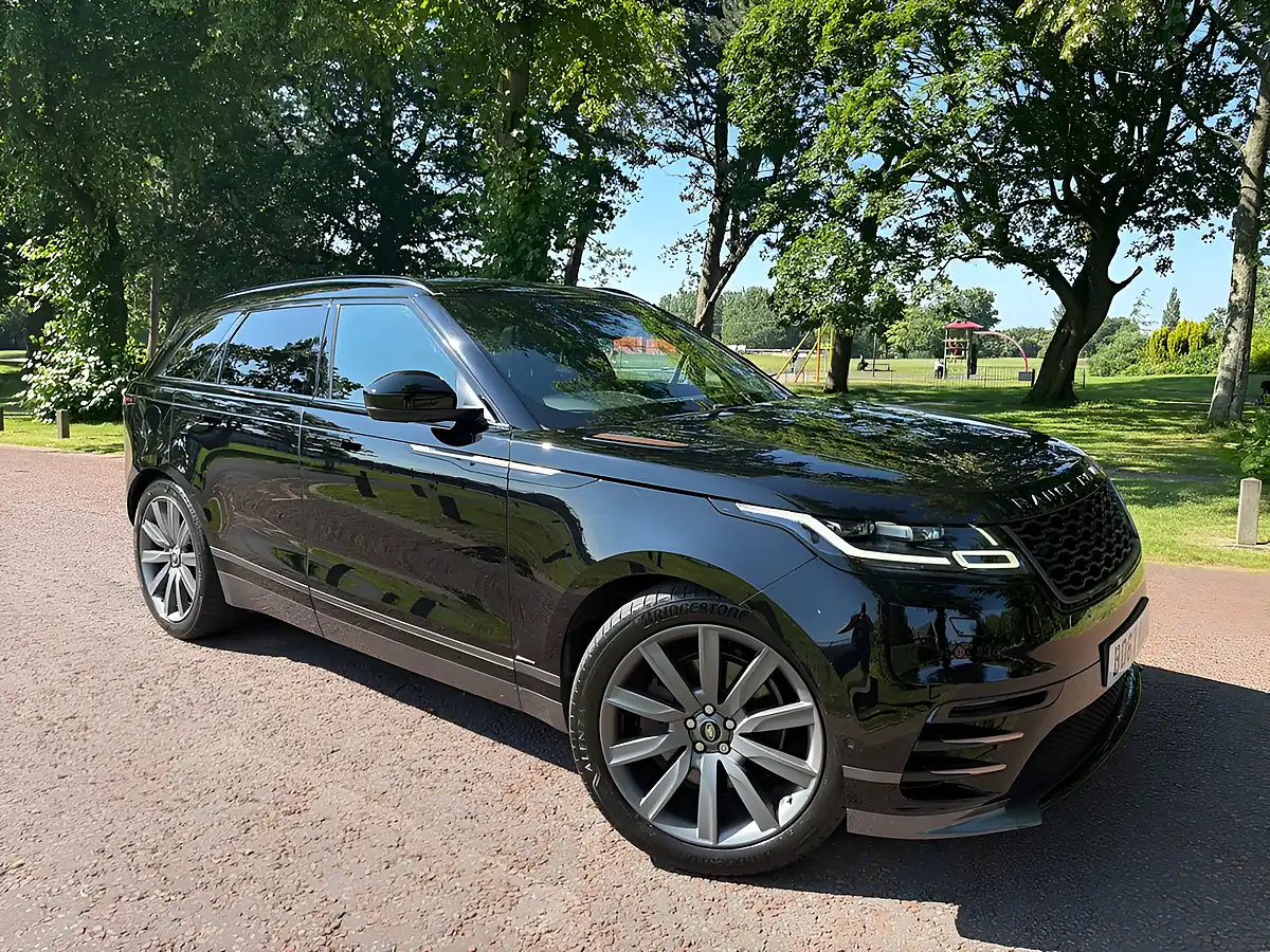 Used 2017 Land Rover Range Rover Velar R-Dynamic Hse Black - Front View