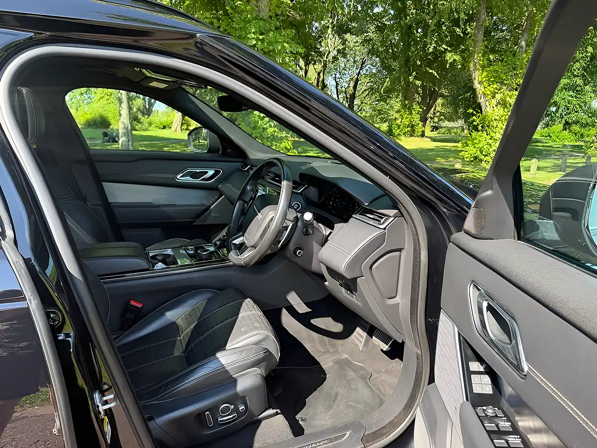 Used 2017 Land Rover Range Rover Velar R-Dynamic Hse Black - Interior and Exterior details 10