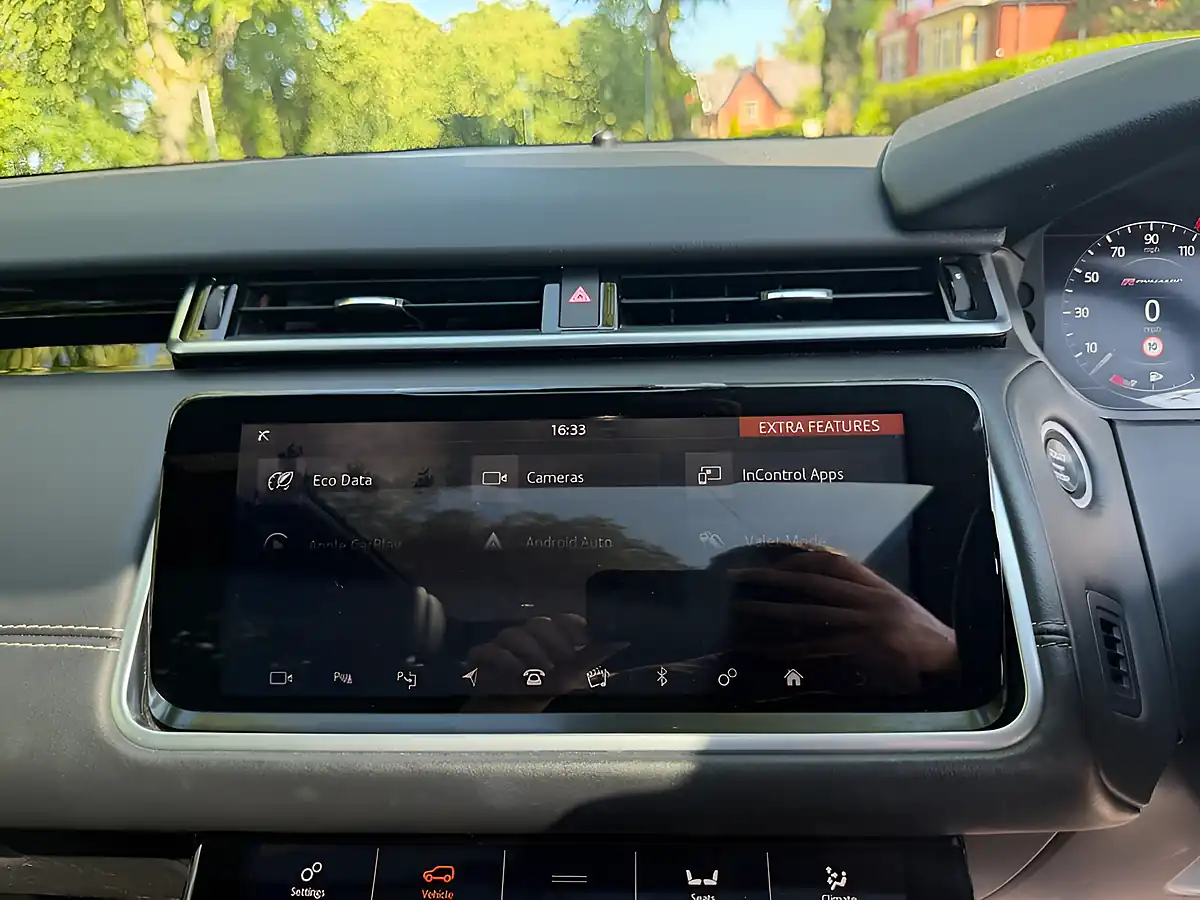 Used 2017 Land Rover Range Rover Velar R-Dynamic Hse Black - Interior and Exterior details 17